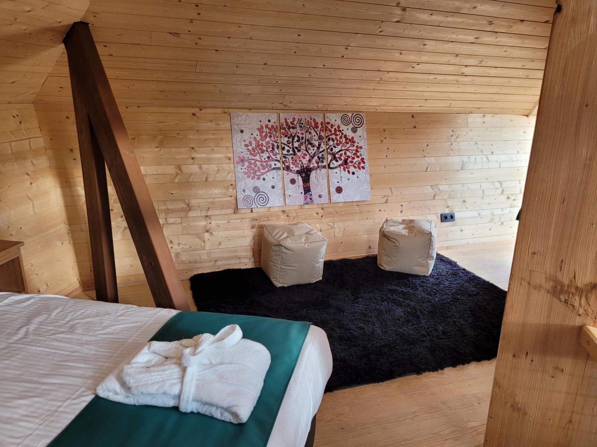 Utopia Village - Art & Nature Lodges Монс Экстерьер фото