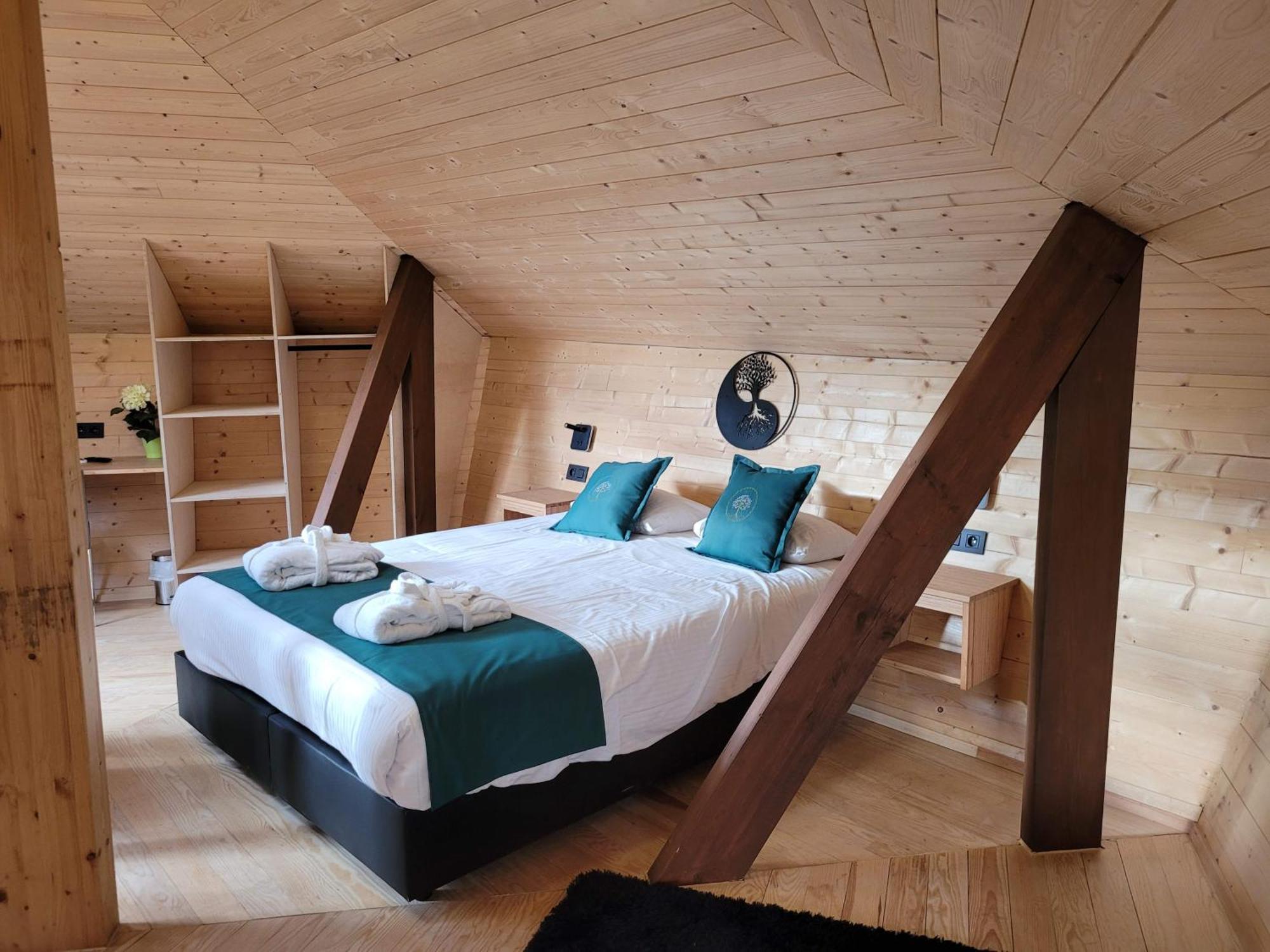 Utopia Village - Art & Nature Lodges Монс Экстерьер фото