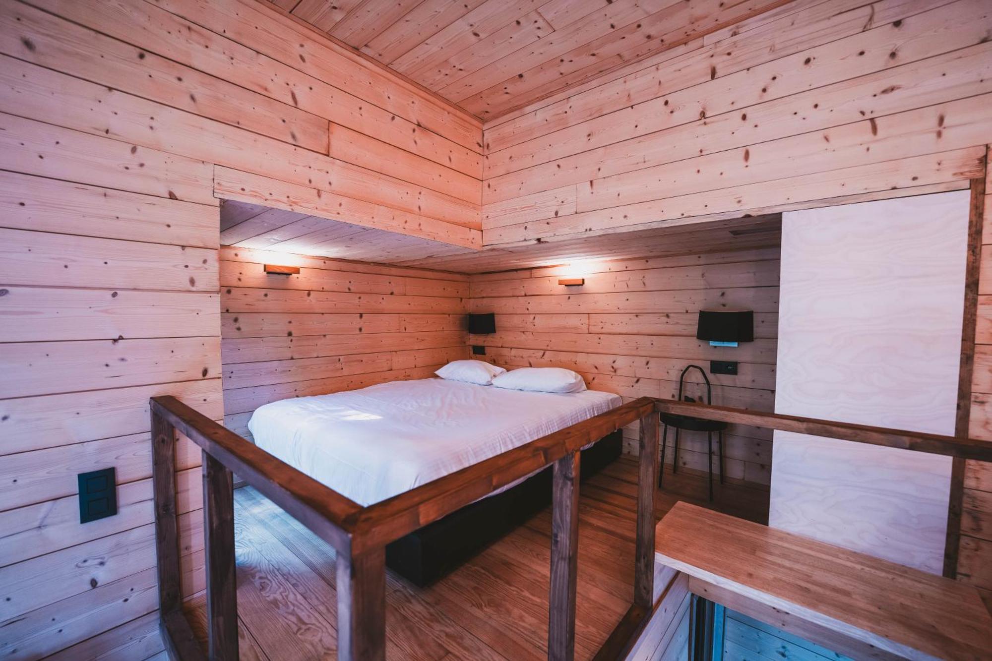 Utopia Village - Art & Nature Lodges Монс Экстерьер фото